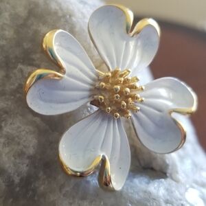 Vintage Gold & White Enamel Flower Pin Brooch 1960's Made In The USA!